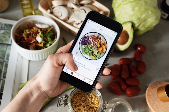 contoh promosi makanan di facebook