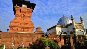 manfaat ziarah makam wali