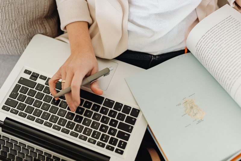 perbedaan artikel dan jurnal